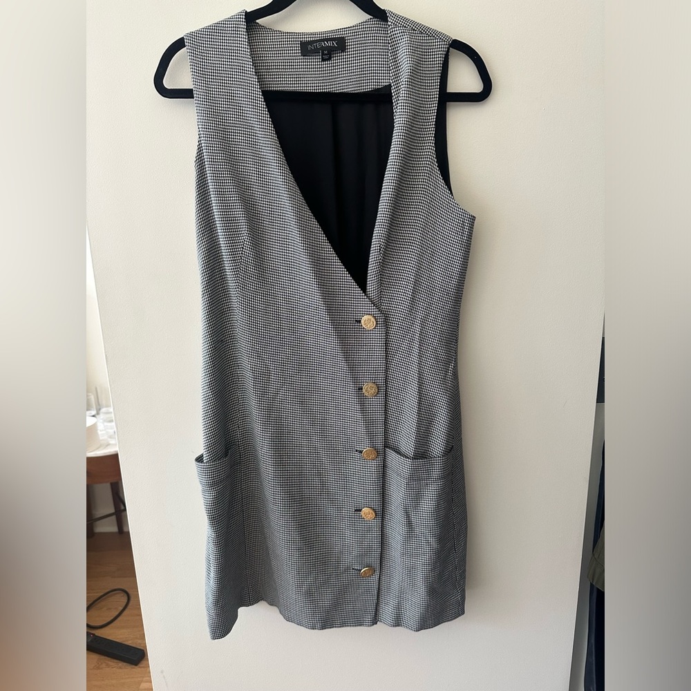 Intermix plaid vest dress size M